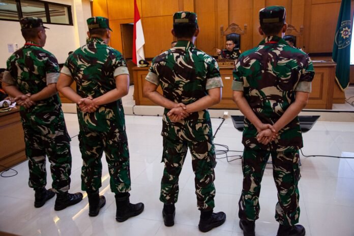 Empat Anggota Tentera Indonesia Didakwa Dalam Kes Serangan Asid Empat Anggota Tentera Indonesia Didakwa Dalam Kes Serangan Asid