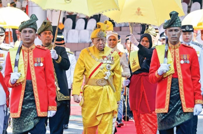 Sultan Selangor Batalkan Santapan Jubli Perak, Guna Dana Bantu Rakyat Sultan Selangor Batalkan Santapan Jubli Perak, Guna Dana Bantu Rakyat