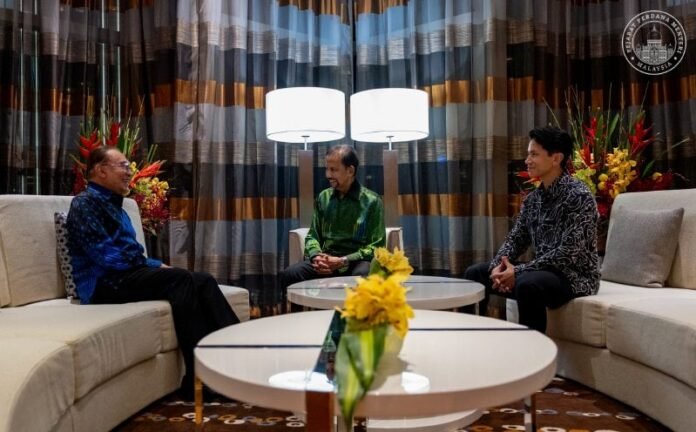 Anwar Tegaskan Hubungan Malaysia-Brunei Berlandaskan Kepercayaan Anwar Tegaskan Hubungan Malaysia-Brunei Berlandaskan Kepercayaan