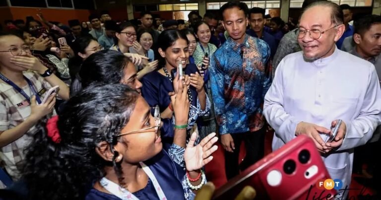 Kerajaan Pertimbang Elaun Bulanan untuk Pelajar Tingkatan 6