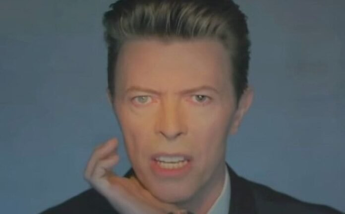 Pertunjukan Imersif David Bowie Mempersembahkan Legasi Ikon di London