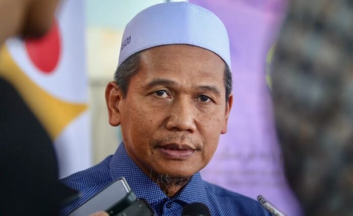 JAWI Minta Penilaian Semula Konsep Rain Rave Water Music Festival JAWI Minta Penilaian Semula Konsep Rain Rave Water Music Festival