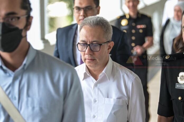 Datuk Hazri Hassan Didakwa Terima Suapan RM136,115