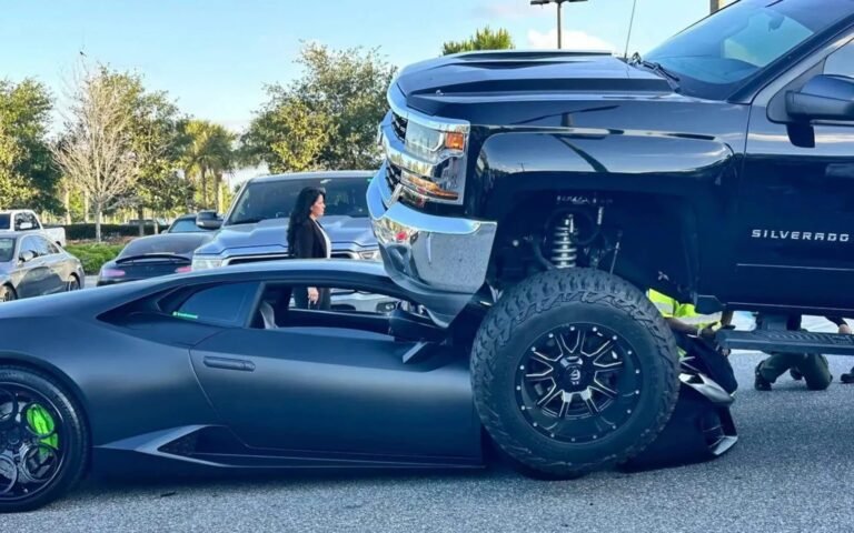 Pemandu Wanita Tidak Sengaja Melanggar Lamborghini Bernilai RM1.34 Juta