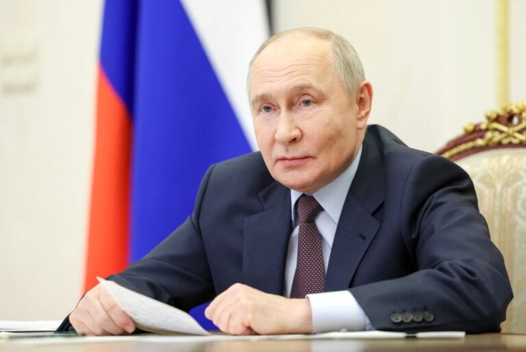 Bank Pusat Rusia Turunkan Kadar Faedah Setelah Amaran Putin