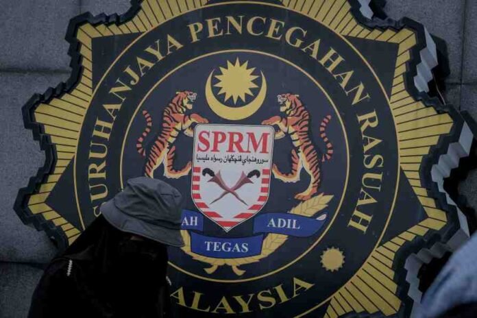 Dua Peguam Direman Kerana Kemukakan Butir Matan Palsu RM8 Juta