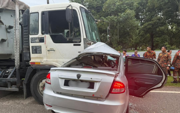 Peniaga Maut Dalam Kemalangan Jalan Raya Di Jasin Peniaga Maut Dalam Kemalangan Jalan Raya Di Jasin