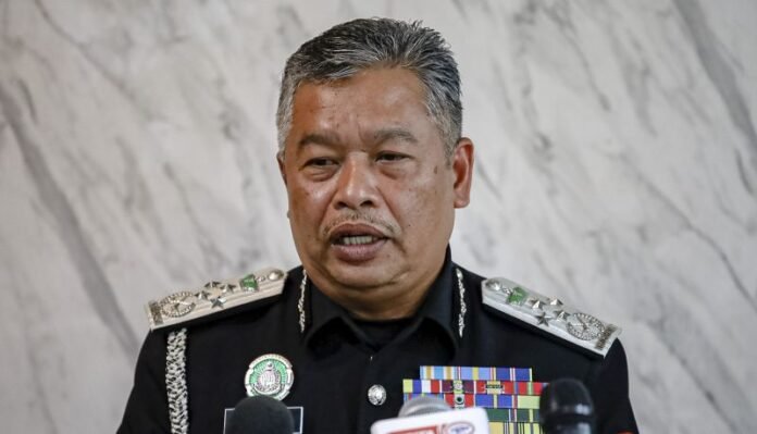 Imigresen Serbuan Dua Premis Pemalsuan Dokumen Warga Asing di Selangor Imigresen Serbuan Dua Premis Pemalsuan Dokumen Warga Asing di Selangor
