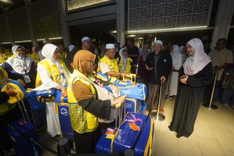 272 Jemaah Haji Andalusia Berlepas Ke Tanah Suci