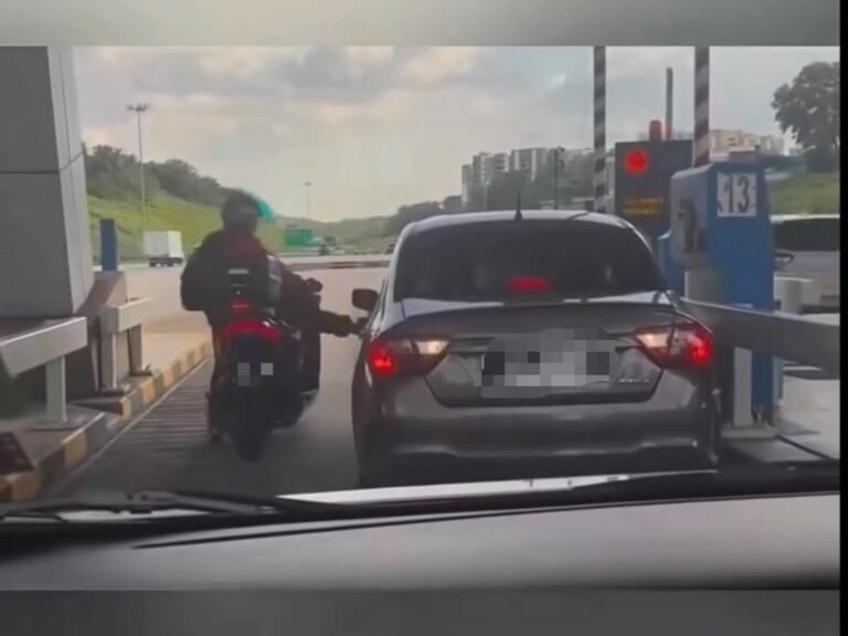 Penunggang Motosikal Ditahan Setelah Rosakkan Kereta di Tol Lekas