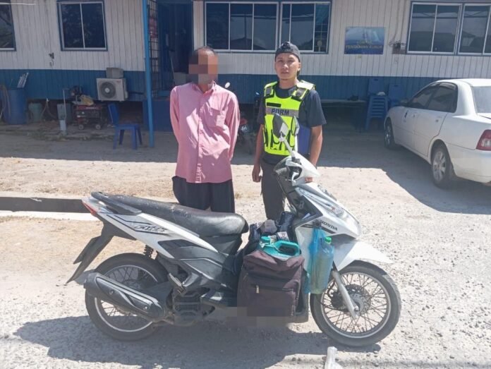 Penyeludup Petrol Disamarkan Sebagai Penjaja Sate Ikan Penyeludup Petrol Disamarkan Sebagai Penjaja Sate Ikan