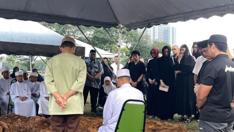 Jenazah Seniwati Maria Menado Dikebumikan di Bukit Kiara