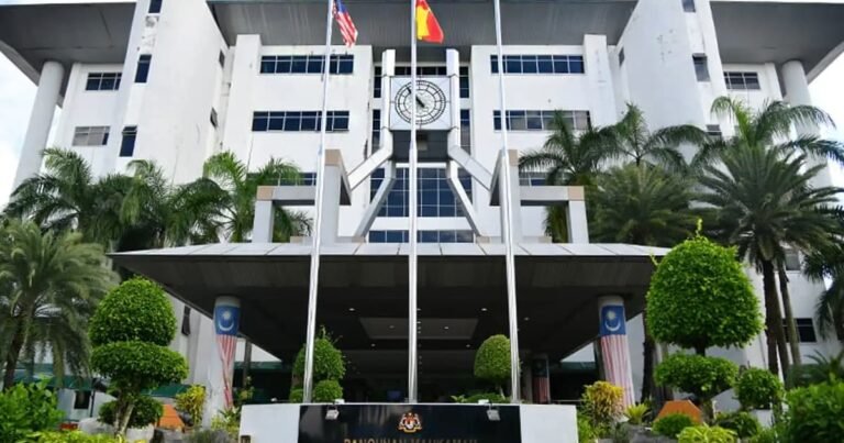 Wanita Diperintah Bayar RM900,000 kepada Bekas Ibu Mertua