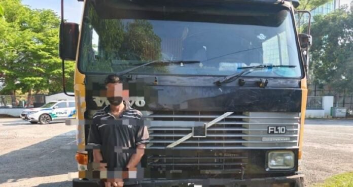 Pemandu Lori Ditahan Kerana Memandu Dalam Keadaan Mabuk