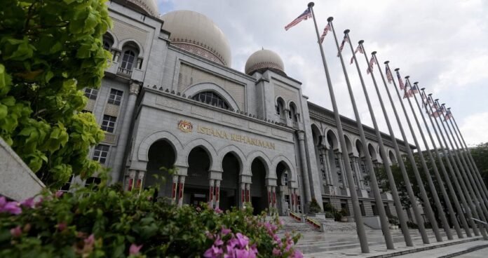Aminah Ahmad dan 56 Individu Mohon Semak Keputusan Mahkamah Rayuan