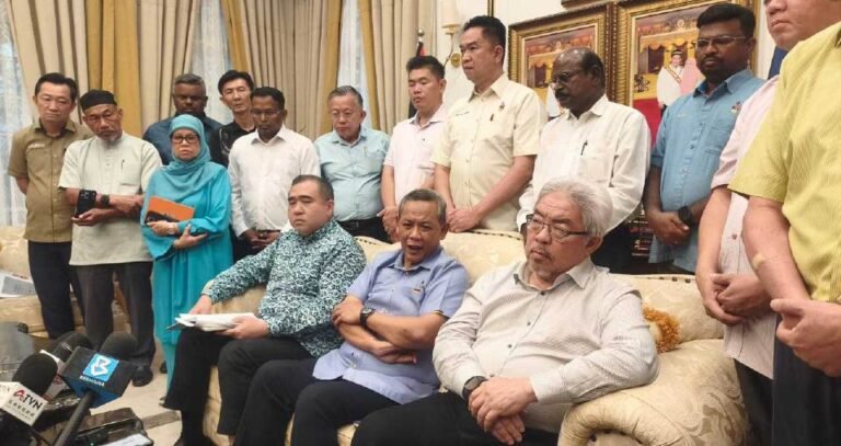 Aminuddin Harun Teruskan Tugas Sebagai Menteri Besar Negeri Sembilan