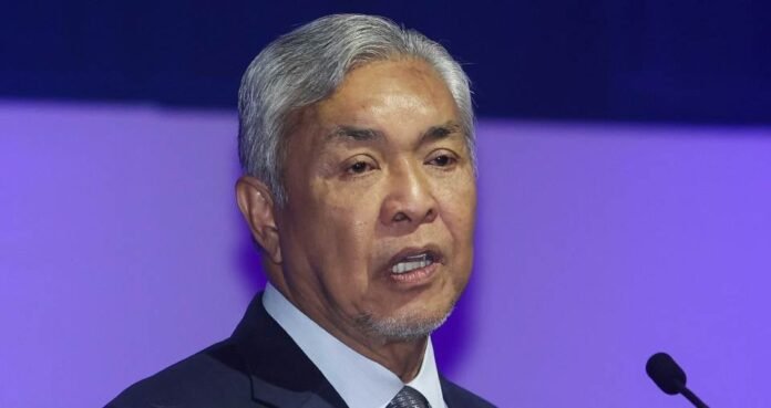 Ahmad Zahid Cadang Bahagian Penguat Kuasa KPDN Dinaik Taraf Jabatan Ahmad Zahid Cadang Bahagian Penguat Kuasa KPDN Dinaik Taraf Jabatan