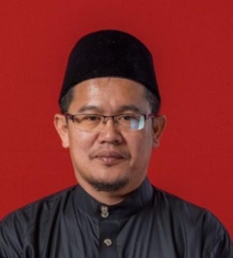 Kelantan dan LPNM Usahakan Ladang Nanas di Tanah Terbiar