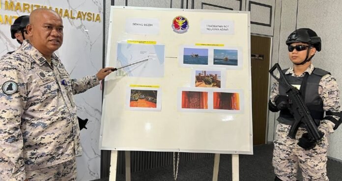 Taktik Bot Nelayan Asing Menaikkan Bendera Malaysia dan Terengganu Taktik Bot Nelayan Asing Menaikkan Bendera Malaysia dan Terengganu