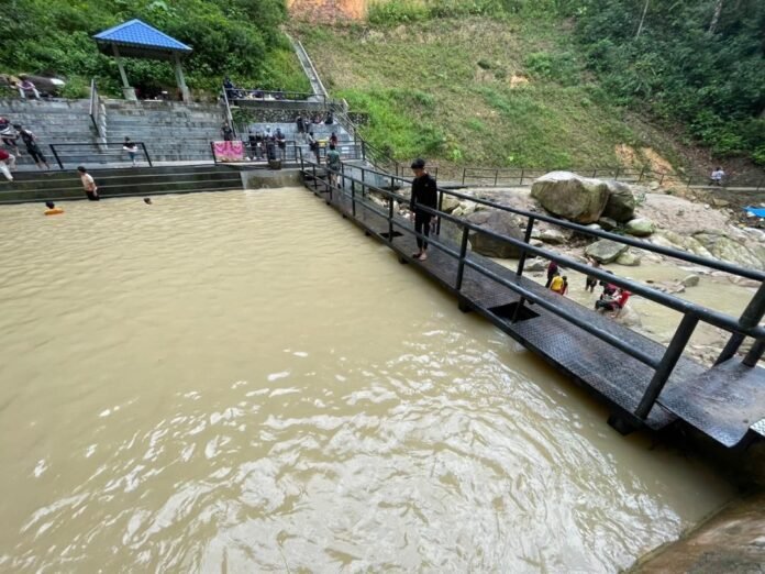 Kanak-Kanak Perempuan 10 Tahun Lemas di Jeram Toi Kanak-Kanak Perempuan 10 Tahun Lemas di Jeram Toi