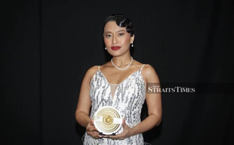 Nabila Huda Raih Anugerah Seni Boh Cameronian Pertama