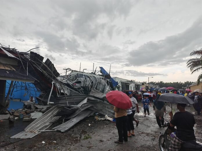 Ribut Melanda Pontian, 28 Rumah Terjejas Teruk