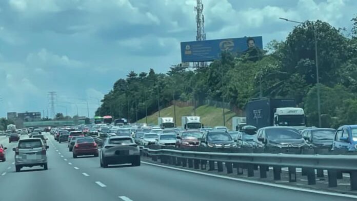 Trafik Sesak Menuju Melaka dan Port Dickson Sempena Cuti Panjang