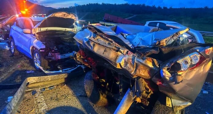 Juruteknik Maut, Dua Anak Cedera Dalam Kemalangan Lori Terbabas