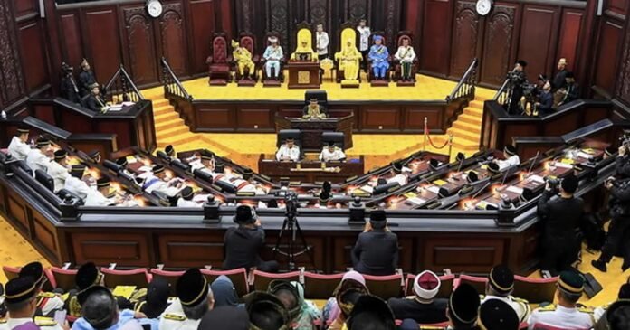 Khairy Jamaluddin Cadang Usul Undi Tidak Percaya Selesaikan Krisis Negeri Sembilan