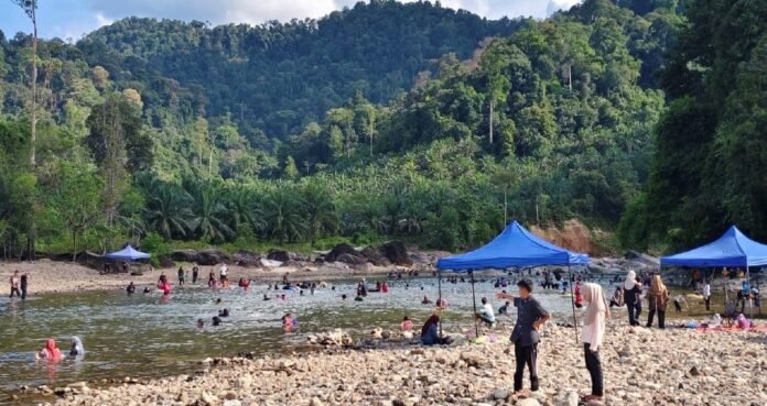 Kawasan Rekreasi di Kuala Berang Kembali Bernafas Selepas Banjir