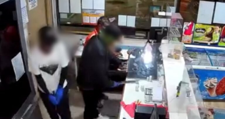 Dua Penjenayah Bersenjata Samun Stesen Minyak di Jenjarom