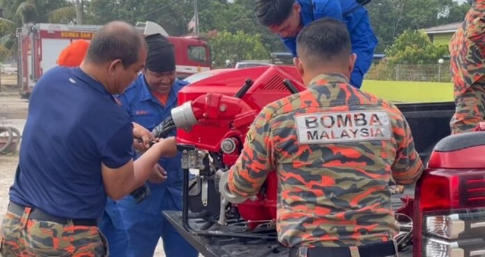 Hujan Lebat Bantu Padam Kebakaran Hutan Gambut di Dungun